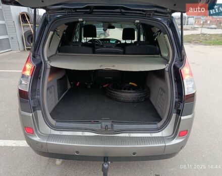 Серый Рено Гранд Сценик, объемом двигателя 2 л и пробегом 235 тыс. км за 5800 $, фото 17 на Automoto.ua