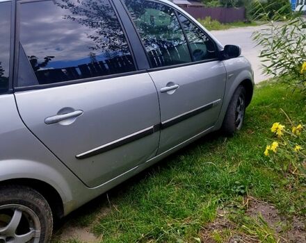 Рено Гранд Сценік 2005 у Києві на Automoto.ua Сірий Рено Гранд Сценік, об'ємом двигуна 2 л та пробігом 300 тис. км за 3500 $, фото 1 на Automoto.ua