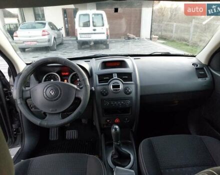 Серый Рено Гранд Сценик, объемом двигателя 1.6 л и пробегом 201 тыс. км за 4400 $, фото 3 на Automoto.ua