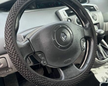 Серый Рено Гранд Сценик, объемом двигателя 2 л и пробегом 274 тыс. км за 4700 $, фото 6 на Automoto.ua