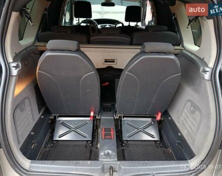 Серый Рено Гранд Сценик, объемом двигателя 2 л и пробегом 235 тыс. км за 5800 $, фото 20 на Automoto.ua