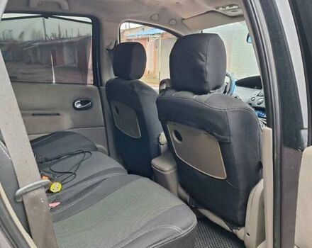 Сірий Рено Гранд Сценік, об'ємом двигуна 1.87 л та пробігом 236 тис. км за 5000 $, фото 7 на Automoto.ua