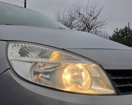 Серый Рено Гранд Сценик, объемом двигателя 2 л и пробегом 274 тыс. км за 5499 $, фото 2 на Automoto.ua