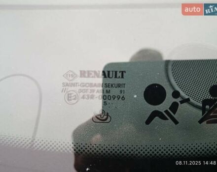 Серый Рено Гранд Сценик, объемом двигателя 2 л и пробегом 235 тыс. км за 5800 $, фото 8 на Automoto.ua