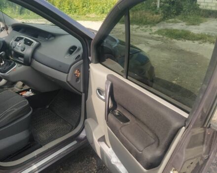 Серый Рено Гранд Сценик, объемом двигателя 2 л и пробегом 237 тыс. км за 5500 $, фото 17 на Automoto.ua