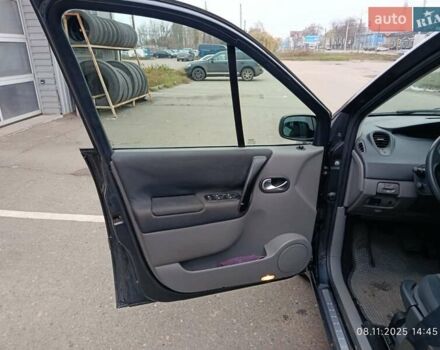 Серый Рено Гранд Сценик, объемом двигателя 2 л и пробегом 235 тыс. км за 5800 $, фото 7 на Automoto.ua