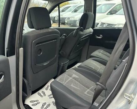 Серый Рено Гранд Сценик, объемом двигателя 2 л и пробегом 274 тыс. км за 4700 $, фото 11 на Automoto.ua