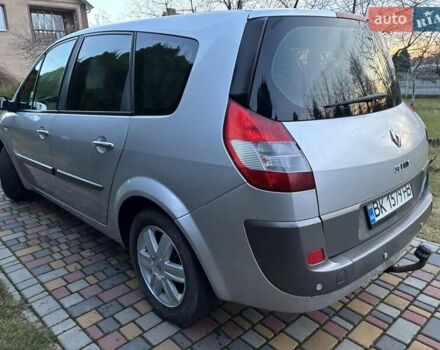 Серый Рено Гранд Сценик, объемом двигателя 2 л и пробегом 248 тыс. км за 4600 $, фото 7 на Automoto.ua