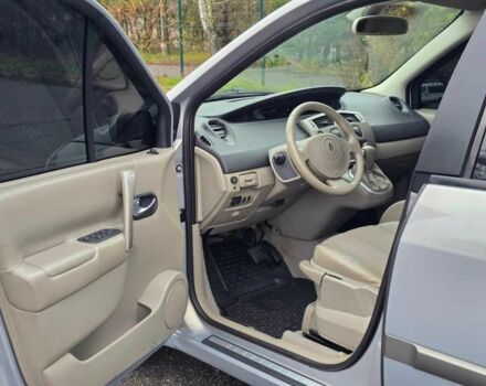 Серый Рено Гранд Сценик, объемом двигателя 2 л и пробегом 274 тыс. км за 5499 $, фото 9 на Automoto.ua