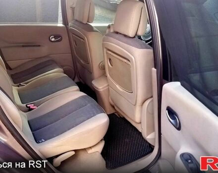 Серый Рено Гранд Сценик, объемом двигателя 2 л и пробегом 271 тыс. км за 4800 $, фото 5 на Automoto.ua