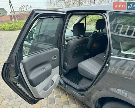 Серый Рено Гранд Сценик, объемом двигателя 1.6 л и пробегом 188 тыс. км за 6200 $, фото 28 на Automoto.ua