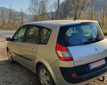 Серый Рено Гранд Сценик, объемом двигателя 2 л и пробегом 250 тыс. км за 5400 $, фото 7 на Automoto.ua