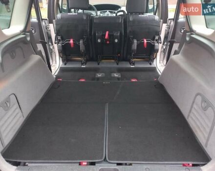 Серый Рено Гранд Сценик, объемом двигателя 1.6 л и пробегом 160 тыс. км за 4950 $, фото 87 на Automoto.ua