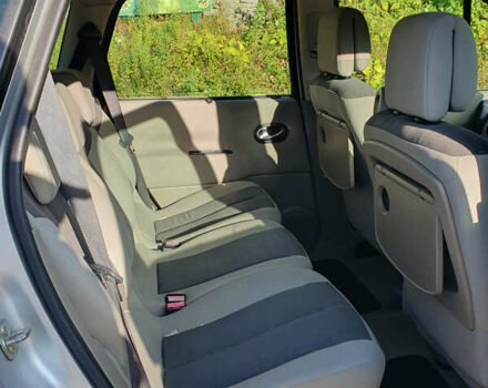 Серый Рено Гранд Сценик, объемом двигателя 2 л и пробегом 250 тыс. км за 5400 $, фото 4 на Automoto.ua