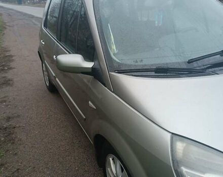 Серый Рено Гранд Сценик, объемом двигателя 1.6 л и пробегом 237 тыс. км за 4800 $, фото 9 на Automoto.ua