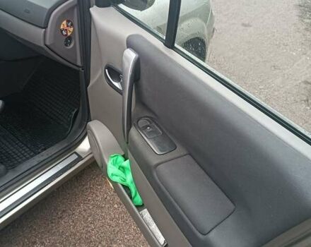 Серый Рено Гранд Сценик, объемом двигателя 1.6 л и пробегом 237 тыс. км за 4800 $, фото 11 на Automoto.ua