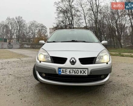 Серый Рено Гранд Сценик, объемом двигателя 1.6 л и пробегом 230 тыс. км за 5000 $, фото 4 на Automoto.ua