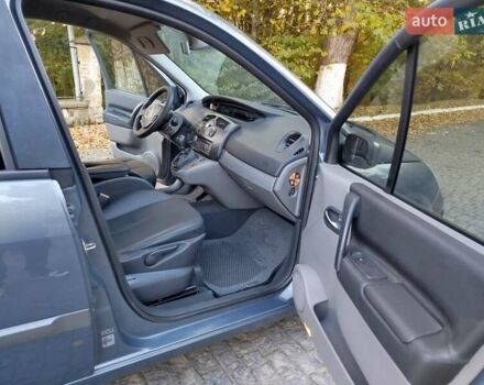 Рено Гранд Сценик 2006 в Черновцах на Automoto.ua Серый Рено Гранд Сценик, объемом двигателя 0 л и пробегом 240 тыс. км за 6300 $, фото 20 на Automoto.ua