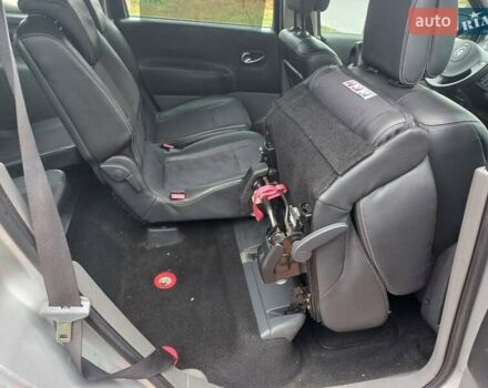 Серый Рено Гранд Сценик, объемом двигателя 1.6 л и пробегом 160 тыс. км за 4950 $, фото 75 на Automoto.ua