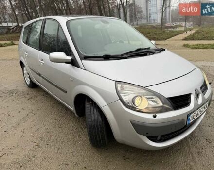 Серый Рено Гранд Сценик, объемом двигателя 1.6 л и пробегом 230 тыс. км за 5000 $, фото 1 на Automoto.ua