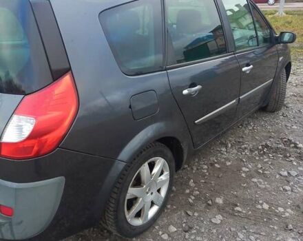 Серый Рено Гранд Сценик, объемом двигателя 2 л и пробегом 215 тыс. км за 4900 $, фото 5 на Automoto.ua