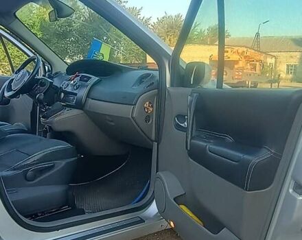 Серый Рено Гранд Сценик, объемом двигателя 1.9 л и пробегом 300 тыс. км за 4700 $, фото 2 на Automoto.ua