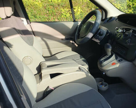 Серый Рено Гранд Сценик, объемом двигателя 2 л и пробегом 250 тыс. км за 5400 $, фото 5 на Automoto.ua