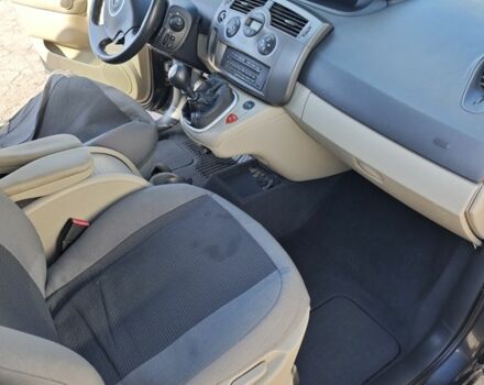 Серый Рено Гранд Сценик, объемом двигателя 2 л и пробегом 317 тыс. км за 6200 $, фото 19 на Automoto.ua