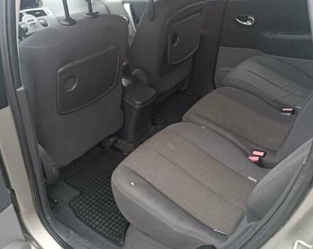 Серый Рено Гранд Сценик, объемом двигателя 1.6 л и пробегом 237 тыс. км за 4800 $, фото 14 на Automoto.ua