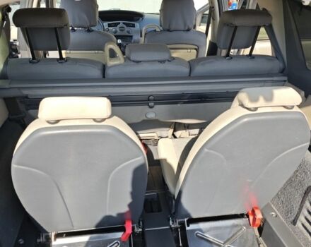 Серый Рено Гранд Сценик, объемом двигателя 2 л и пробегом 317 тыс. км за 6200 $, фото 5 на Automoto.ua