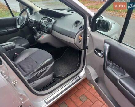 Серый Рено Гранд Сценик, объемом двигателя 1.6 л и пробегом 160 тыс. км за 4950 $, фото 62 на Automoto.ua