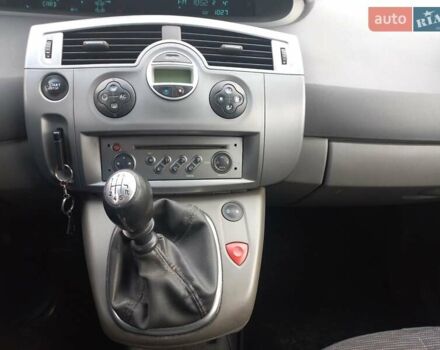 Серый Рено Гранд Сценик, объемом двигателя 2 л и пробегом 215 тыс. км за 4900 $, фото 12 на Automoto.ua