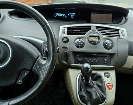 Серый Рено Гранд Сценик, объемом двигателя 1.9 л и пробегом 300 тыс. км за 4800 $, фото 6 на Automoto.ua