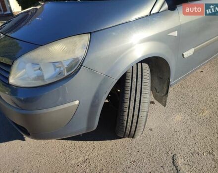 Серый Рено Гранд Сценик, объемом двигателя 2 л и пробегом 299 тыс. км за 5300 $, фото 8 на Automoto.ua