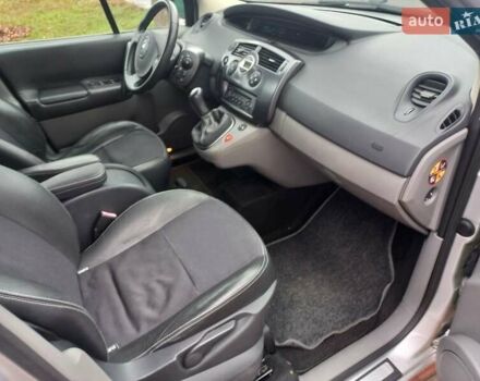 Серый Рено Гранд Сценик, объемом двигателя 1.6 л и пробегом 160 тыс. км за 4950 $, фото 63 на Automoto.ua