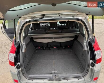 Серый Рено Гранд Сценик, объемом двигателя 1.6 л и пробегом 230 тыс. км за 5000 $, фото 10 на Automoto.ua