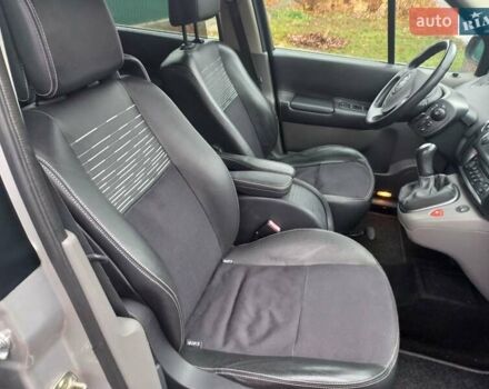 Серый Рено Гранд Сценик, объемом двигателя 1.6 л и пробегом 160 тыс. км за 4950 $, фото 64 на Automoto.ua