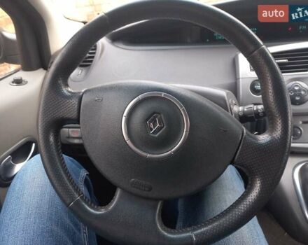 Серый Рено Гранд Сценик, объемом двигателя 2 л и пробегом 215 тыс. км за 4900 $, фото 10 на Automoto.ua