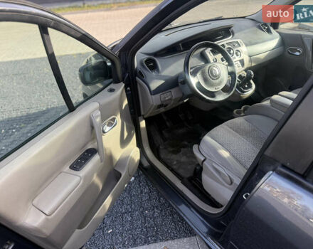 Сірий Рено Гранд Сценік, об'ємом двигуна 1.6 л та пробігом 224 тис. км за 4800 $, фото 12 на Automoto.ua