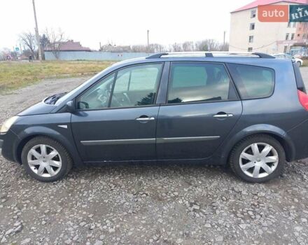 Серый Рено Гранд Сценик, объемом двигателя 2 л и пробегом 215 тыс. км за 4900 $, фото 3 на Automoto.ua