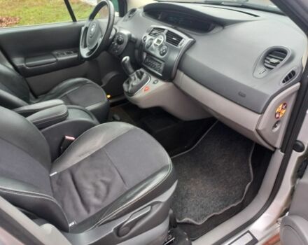 Серый Рено Гранд Сценик, объемом двигателя 1 л и пробегом 160 тыс. км за 4950 $, фото 12 на Automoto.ua