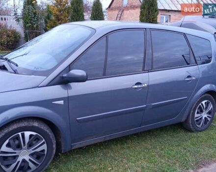 Серый Рено Гранд Сценик, объемом двигателя 2 л и пробегом 259 тыс. км за 5850 $, фото 1 на Automoto.ua