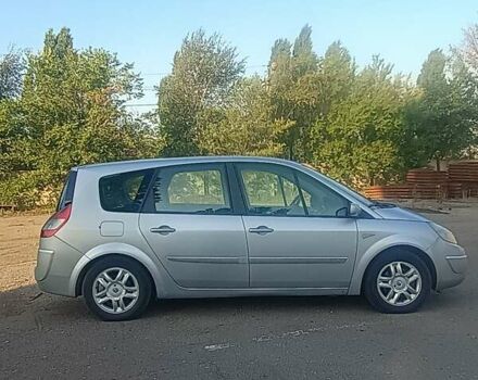 Серый Рено Гранд Сценик, объемом двигателя 1.9 л и пробегом 300 тыс. км за 4700 $, фото 8 на Automoto.ua