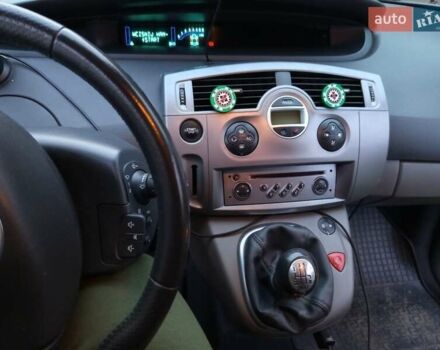 Сірий Рено Гранд Сценік, об'ємом двигуна 2 л та пробігом 259 тис. км за 5000 $, фото 6 на Automoto.ua