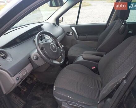 Серый Рено Гранд Сценик, объемом двигателя 2 л и пробегом 215 тыс. км за 4900 $, фото 16 на Automoto.ua