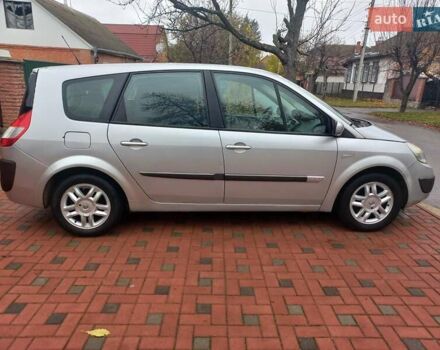 Серый Рено Гранд Сценик, объемом двигателя 1.6 л и пробегом 160 тыс. км за 4950 $, фото 21 на Automoto.ua