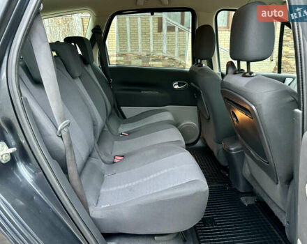 Серый Рено Гранд Сценик, объемом двигателя 1.6 л и пробегом 188 тыс. км за 6200 $, фото 35 на Automoto.ua