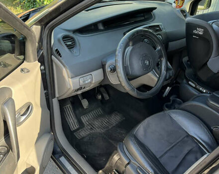 Серый Рено Гранд Сценик, объемом двигателя 2 л и пробегом 328 тыс. км за 4000 $, фото 7 на Automoto.ua