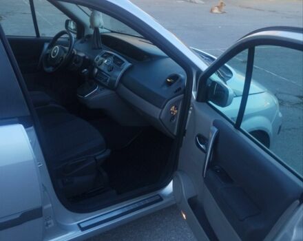 Сірий Рено Гранд Сценік, об'ємом двигуна 0 л та пробігом 245 тис. км за 4200 $, фото 4 на Automoto.ua