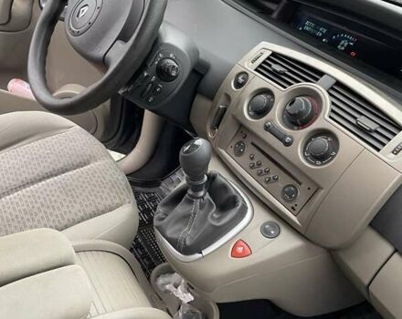 Серый Рено Гранд Сценик, объемом двигателя 2 л и пробегом 282 тыс. км за 5000 $, фото 2 на Automoto.ua